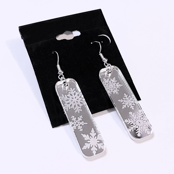 Windy Acres Ranch Jewelry - EARRINGS - Mirror SNOWFLAKE Winter Holiday Sterling Silver Hook Dangle Pair Set